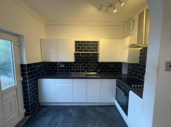 3 Bedroom semi-detached house - HMO