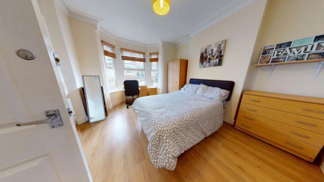 4 Bedroom end terrace house - HMO