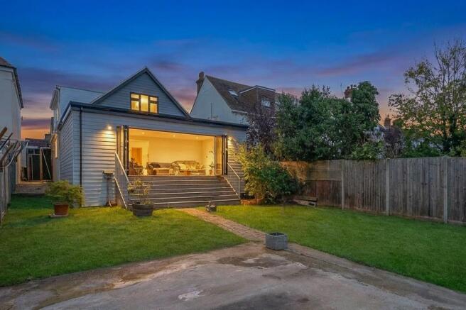 b21e5873-7d18-432c-a0f0-7947dadfcf5c (1).jpg