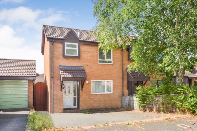 Two Bedroom Semi Detached in Hollinswood
