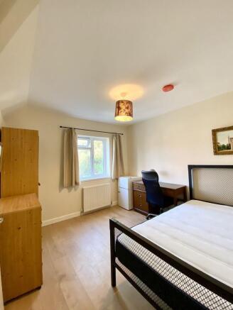ROOM E 1