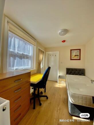ROOM E 2