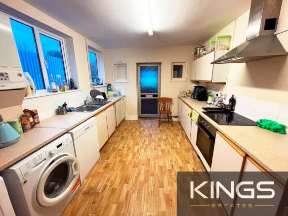 24 Broadlands Rd ...