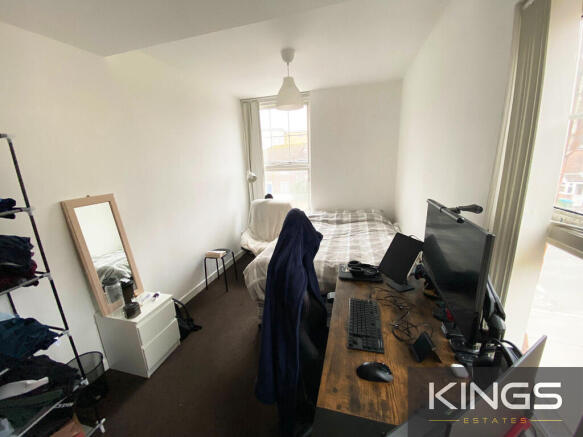 102a Portswood Rd...