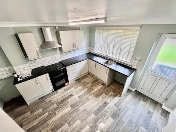 Kitchen 2.jpg