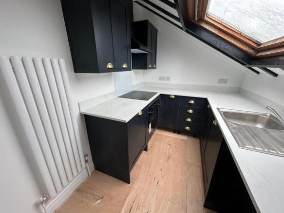 Kitchen (2).jpg