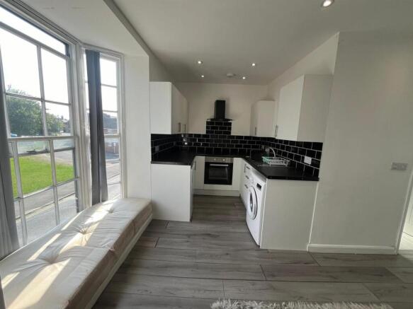 Flat 1, 109 West Street kitchen.jpg