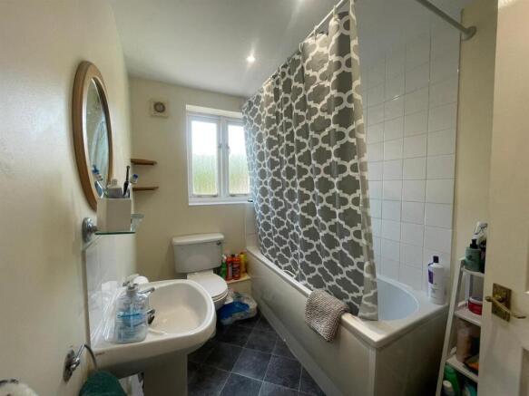 Bathroom.jpg