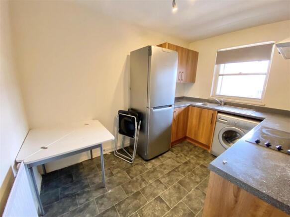 Kitchen pic 2.jpg