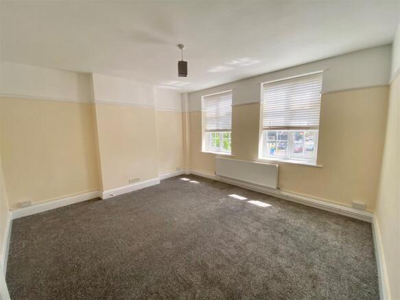 Bedroom 1.jpg