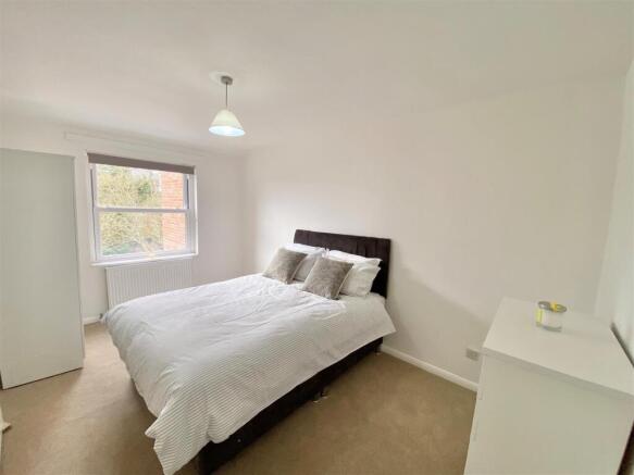 Bedroom 1.jpg