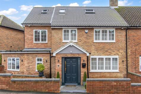 Cedar Close, Potters Bar