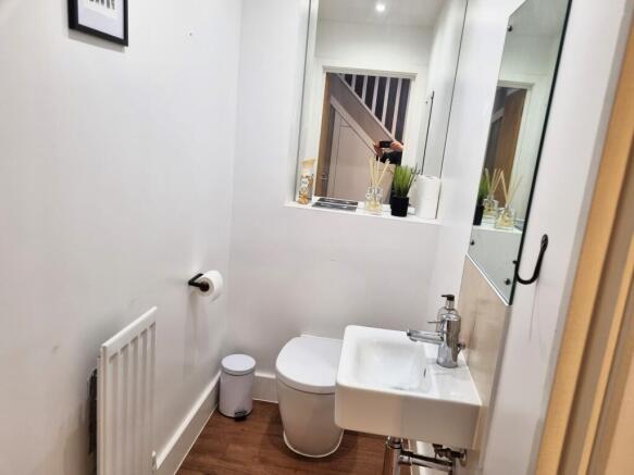 Cloakroom/wc