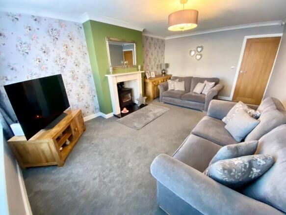SPACIOUS LOUNGE