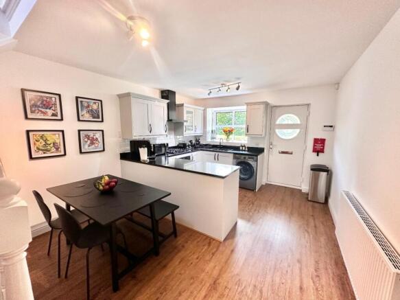 OPEN PLAN DINING KITCHEN