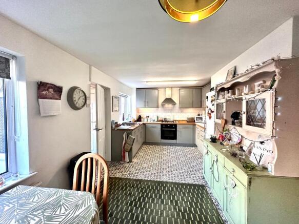 DINING KITCHEN