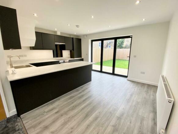 DINING AREA WITH BIFOLDING DOORS