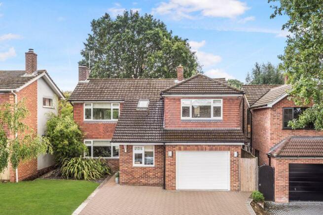 4 bedroom detached house for sale in Dornden Drive, Langton Green