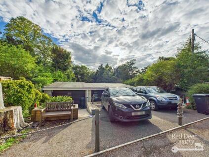 Cleeve Park. Chapel Cleeve