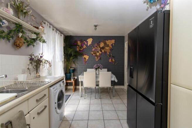 Kitchen 3.jpg