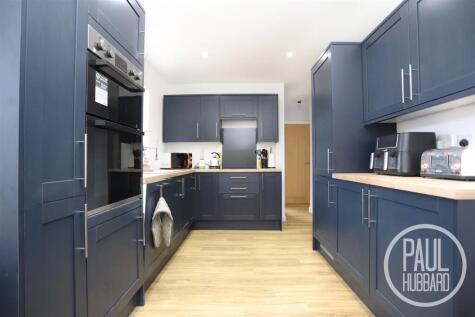 Pound Farm Drive, Oulton, NR32