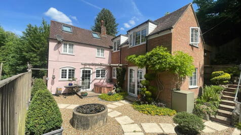 Potterne, Devizes, SN10 5QG