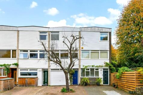 Paxton Close, Kew, Richmond, Surrey TW9