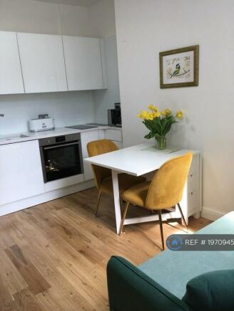 Notting Hill Flat Living-Room Diner 1/3