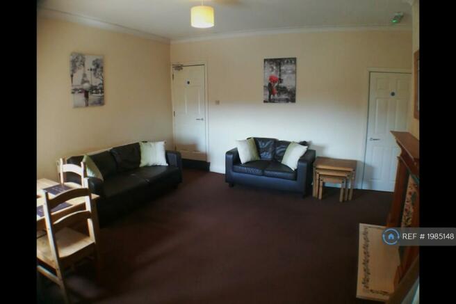 Spacious Fully Furnished Lounge