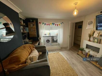 Cheltenham - 1 bedroom flat