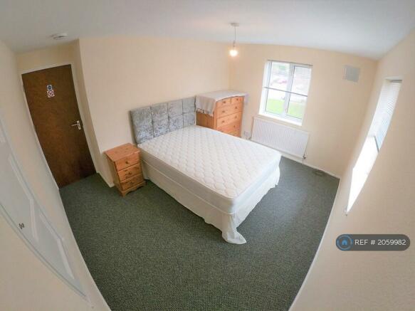 Spacious Newly Decorated Double Room