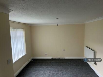 Middlesbrough - 3 bedroom terraced house