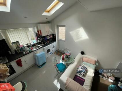 Pen Y Lan Road - 1 bedroom flat