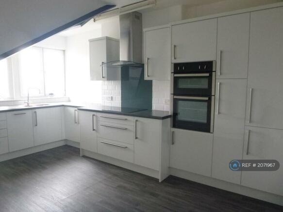 Kitchen Fully Fitted With Integral Appliances