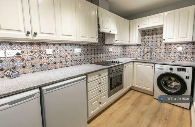 Fully Fitted Kitchen With New Appliances