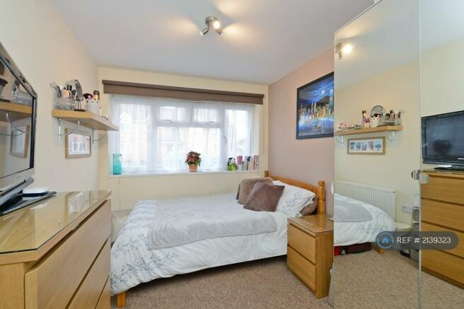 Cosy Room - Avail Now