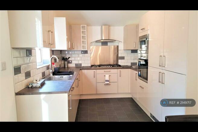 Stunning Open-Plan Kitchen