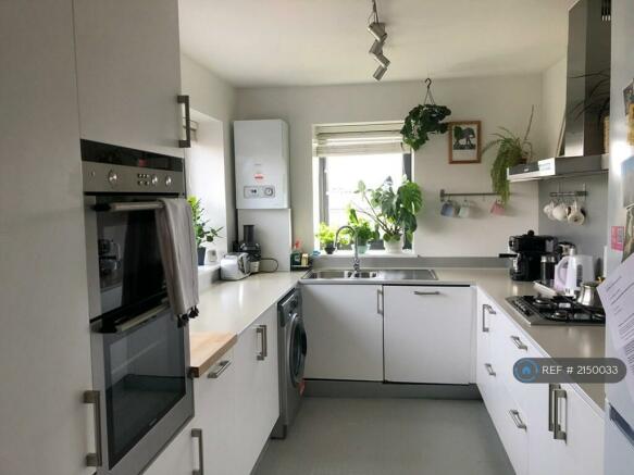 Fully Fitted Kitchen 