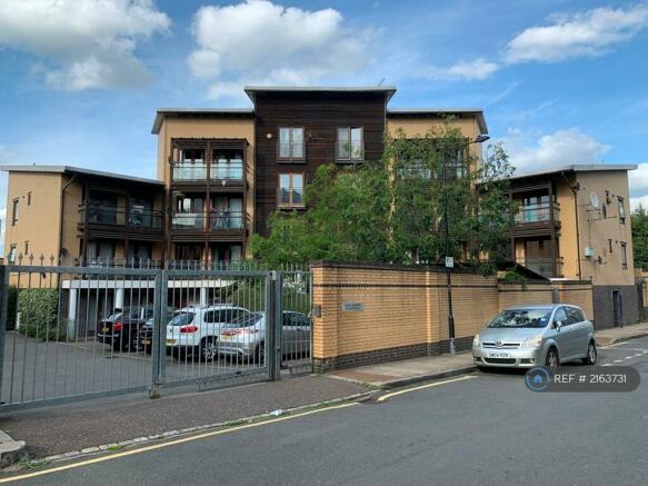 2 Bed Great Value, Clean, Sought After Flat
