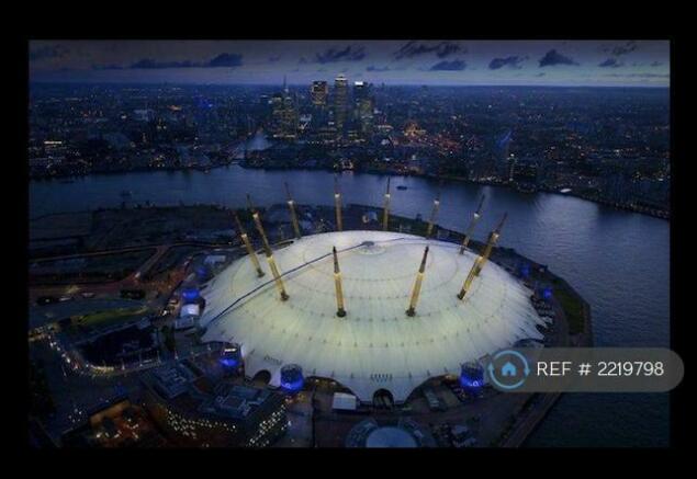 15mins Walk To Tube Station And The 02