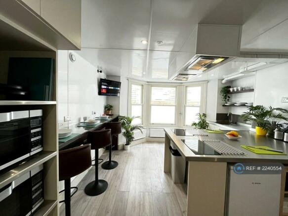 Optional Use Guest Diner /Kitchen Space 