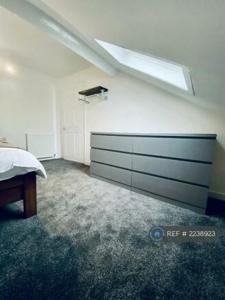 Room 3 £450/Month