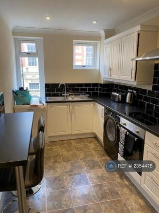 Kitchen Photo 1