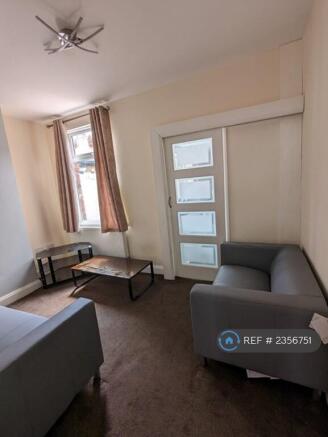 Living Room Picture 3