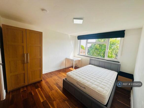 Room 3 - Desk Included 