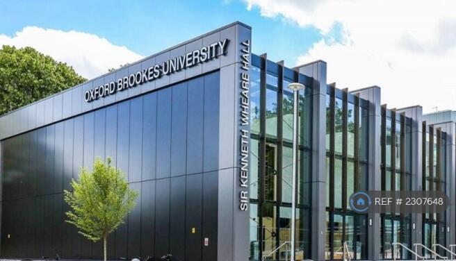 Minute Walk Away From Oxford Brookes University