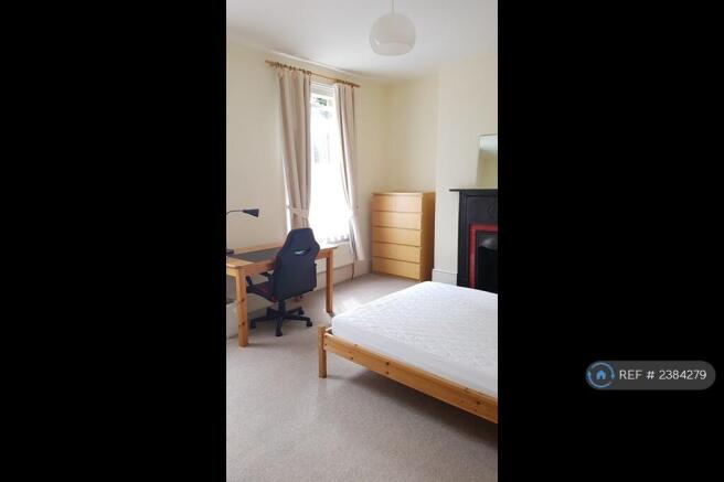 First Floori Front Extra Large Double - Room 3