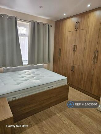 Small Double Shared Bathroom