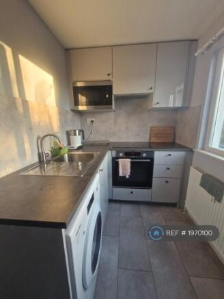 New Fully-Fitted Kitchen
