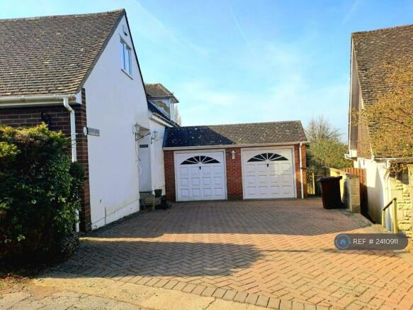 Double Garage & Driveway For 3 Cars